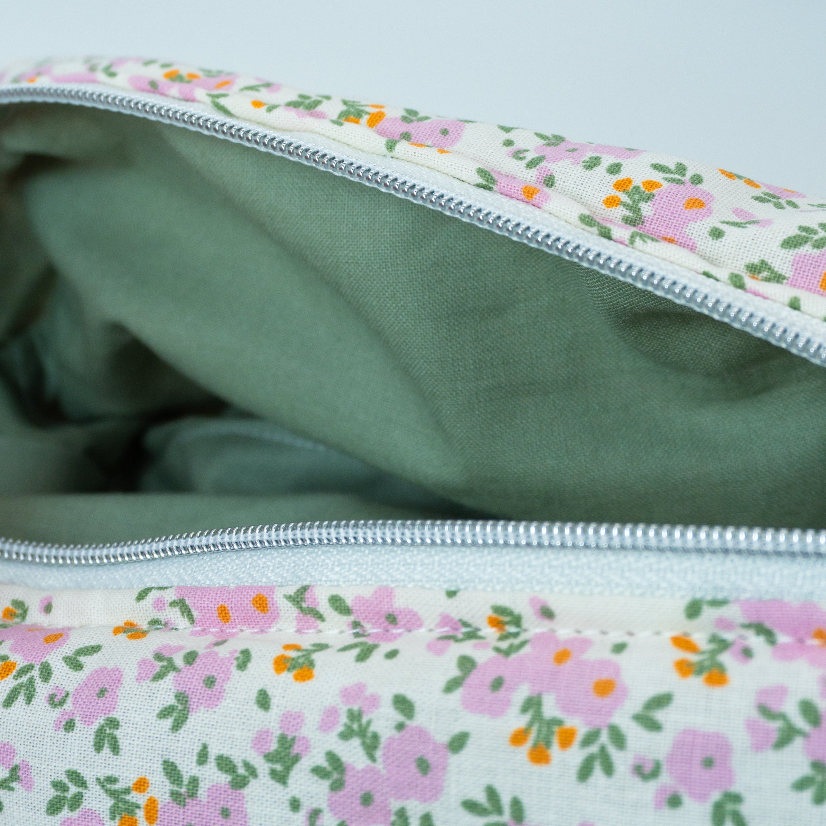 Necessaire Flores - Tamanho S